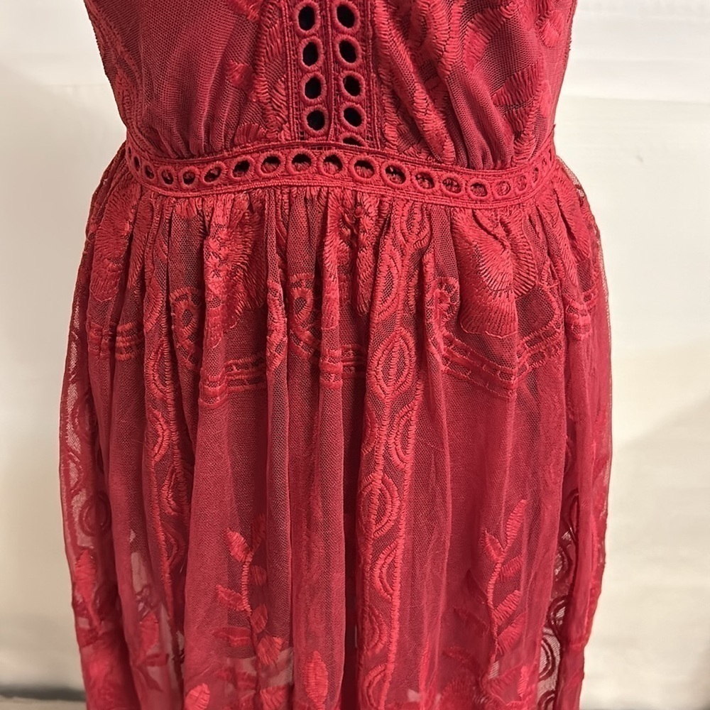 Lace dress with built in bodysuit - Picture 3 of 13